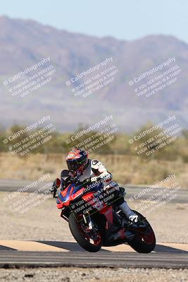 media/Dec-01-2025-Moto Forza (Mon) [[2daa91e15f]]/3-Beginner Group/Session 3 (Turn 3)/